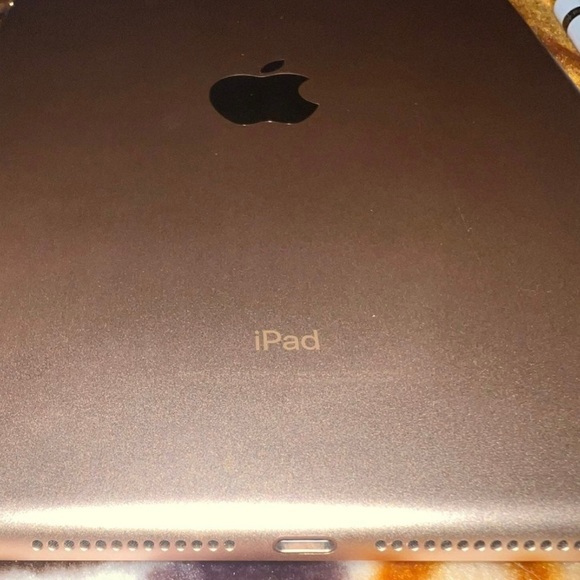 Generation 6 iPad - Picture 3 of 7